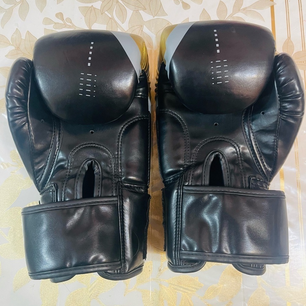 Next Level boxing gloves Black and gold color Lion Logo 10 Oz - Picture 2 of 5